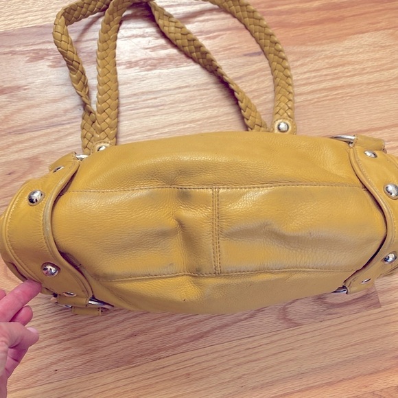 Banana Republic 100% leather shoulder bag Mustard Yellow silver hardware Y2K - Picture 4 of 12